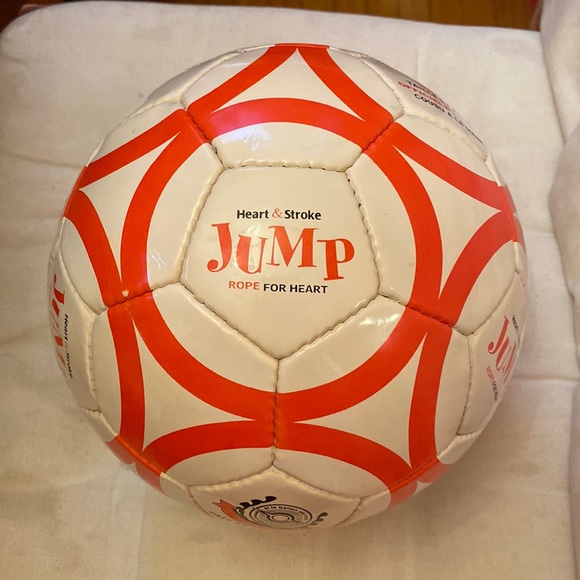 Heart & Stroke Jump Rope For Heart size 5 soccer ball - Picture 1 of 3